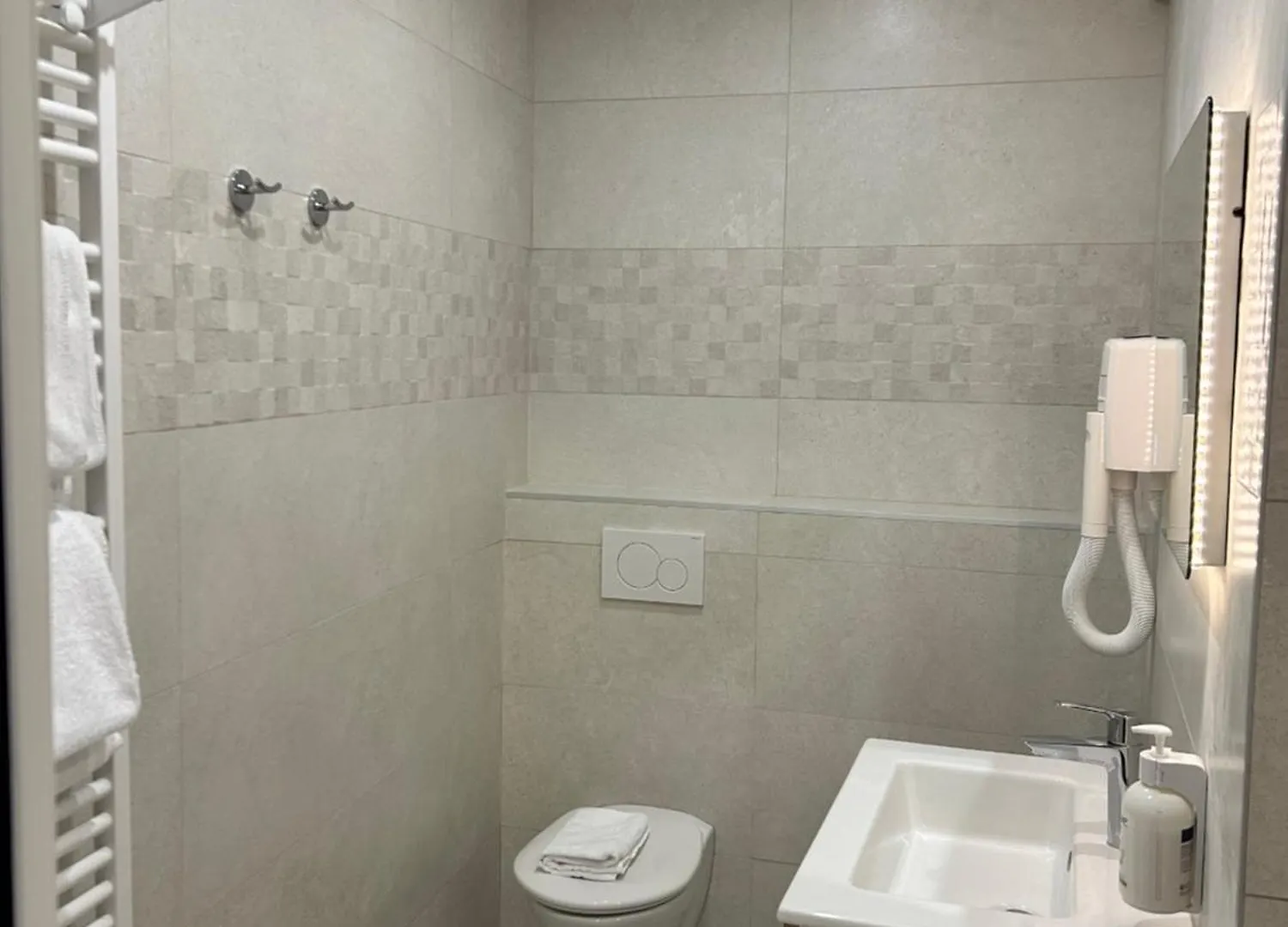 **  Hotel Du Dragon Париж Франция